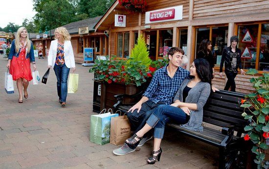 Trentham Shopping Village