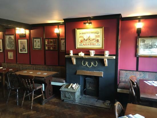 Three Horseshoes