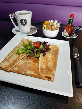 Creams Cafe