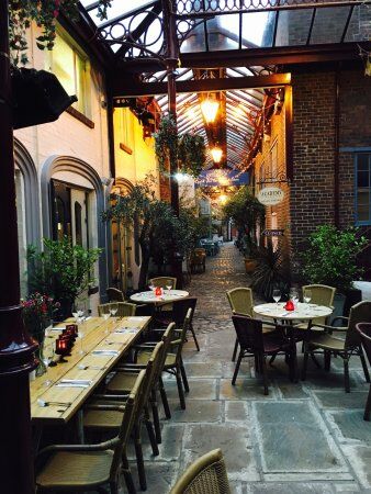 Leek Bar and Grill
