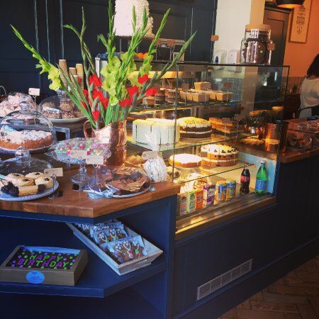 Tom's Cakes