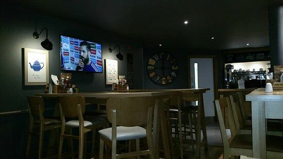The Fifth Wheel Bar & Grill