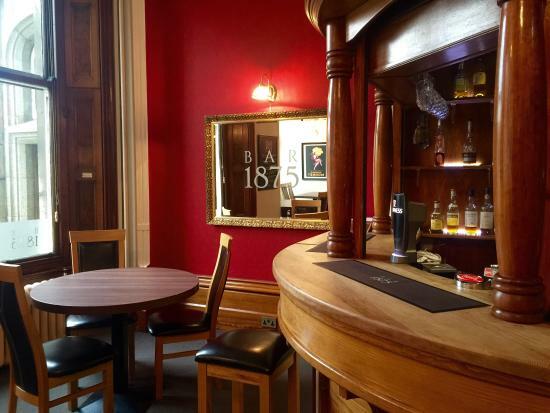Bar 1875