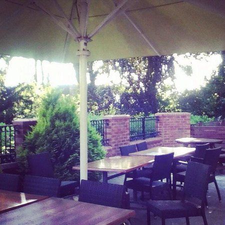 Carlton Tavern
