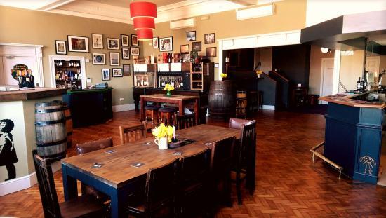 Harvey Leonard's Wine & Ale