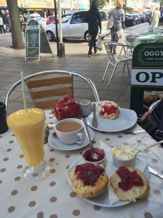 Cup Cake Cafe