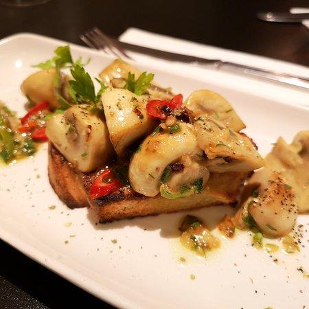 Al Dente Restaurant & Bar