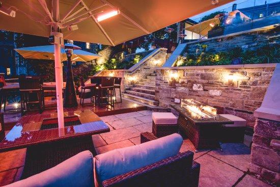 Alexander's Bar & Kitchen