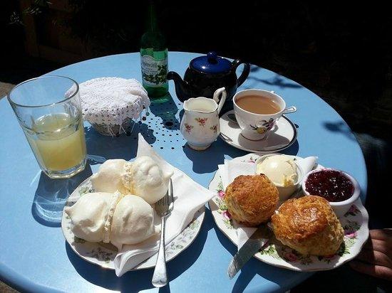 Cragg Sisters Tearoom