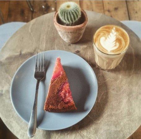 Short & Strong Cafe & Deli