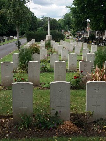 Commonwealth War Graves St Marys Cray