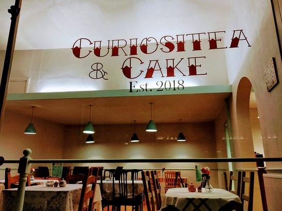 Curiositea & Cake