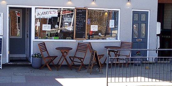 Annie's Bistro