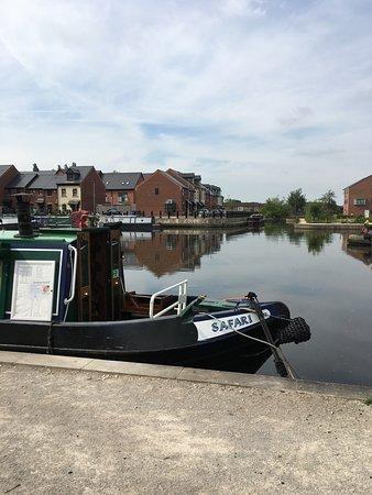Safari Narrowboat Tearoom