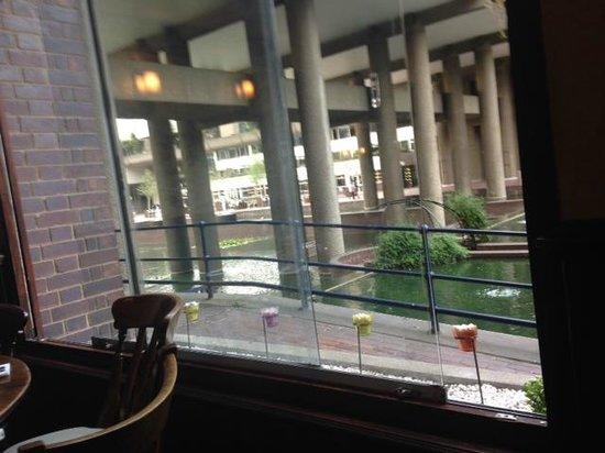 Wood Street Bar & Restaurant
