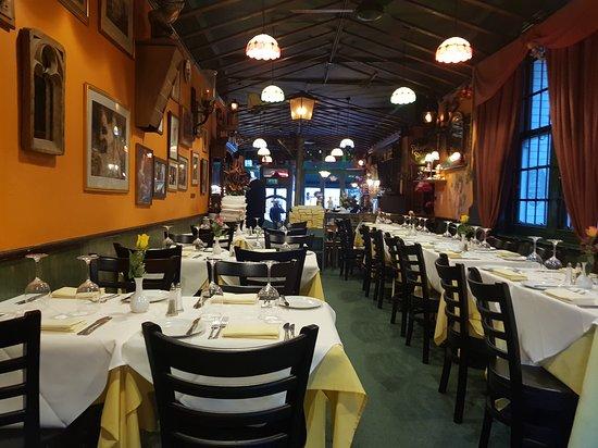 Bar 61 Restaurant