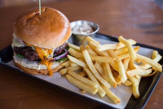 Level Cafe Bar & Grill