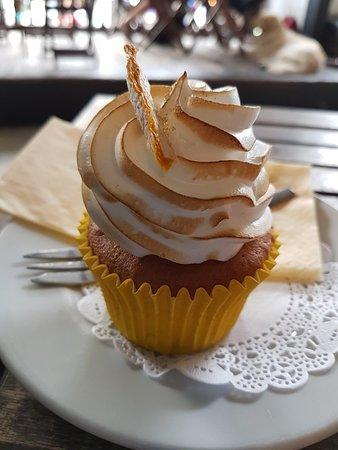 Mad Hatters Tearoom & Bakery