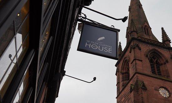 Ye Olde Custom House Inn