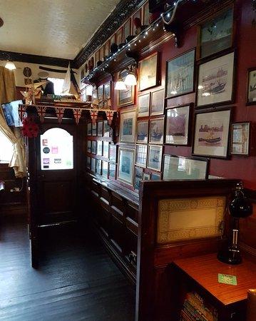 Gallaghers Pub & Barbers