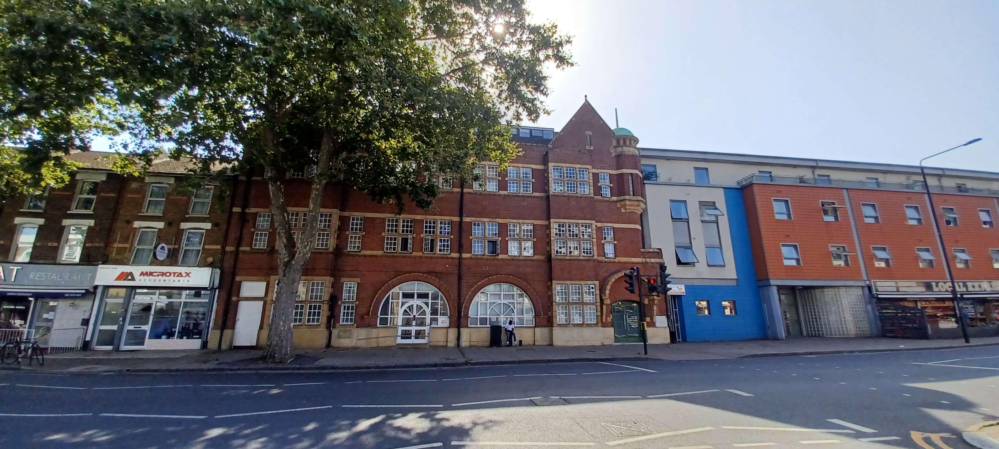 Fairbairn Hall