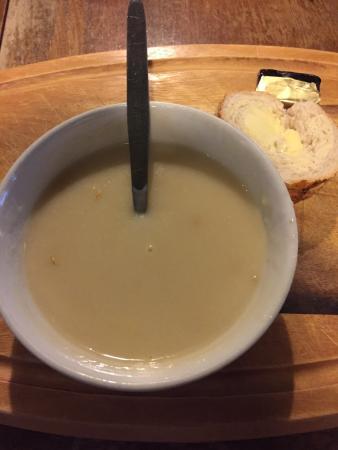The Cricketers Bar and Food