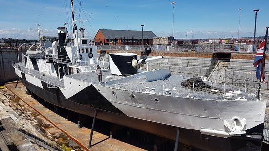 Hms M33
