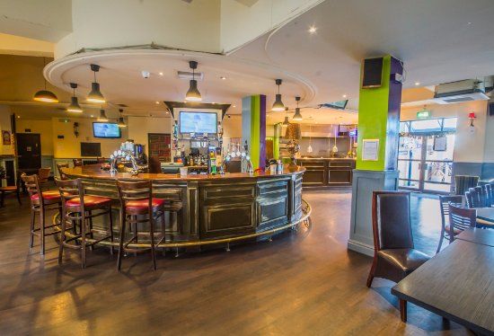 Custom House Pub