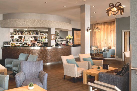Bay Bar