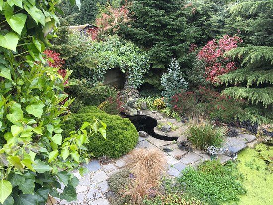 Showborough House Sculpture Garden