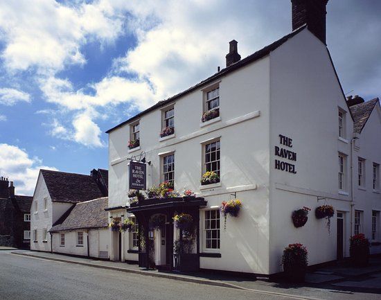 Raven Hotel