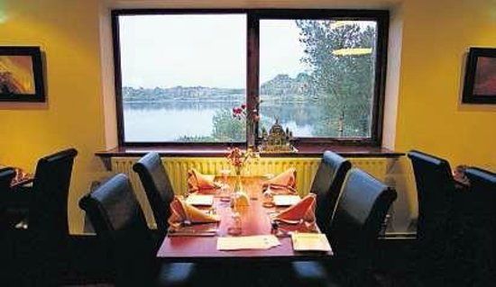 Nobanno Lakeside Indian Restaurant