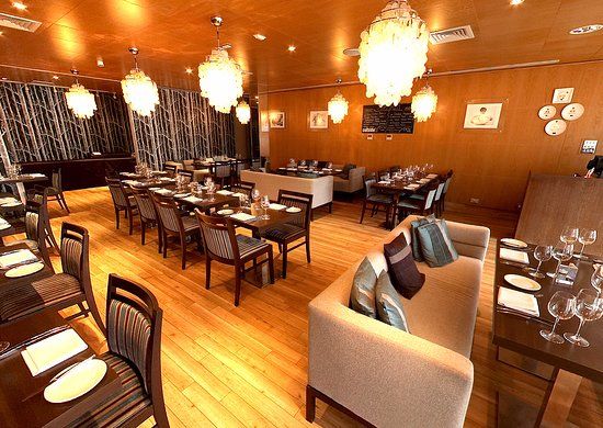 Outsidein Restaurant & Talk Bar