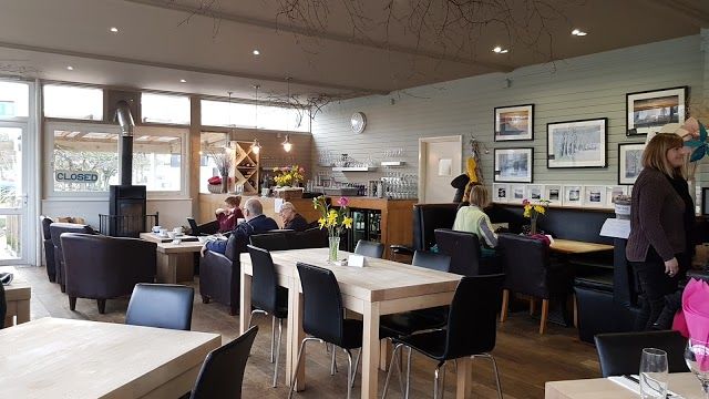 Lakeside Cafe