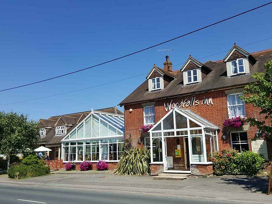 Woodfalls Inn
