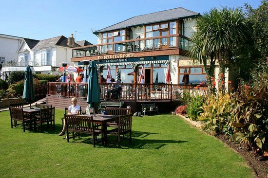 Deck Tea Gardens at Carlton Hotel